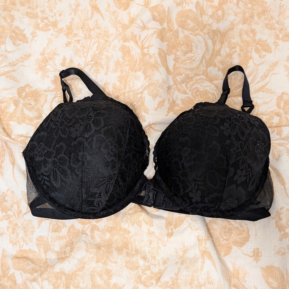 Victoria's Secret Black Lace Bra Size 38D